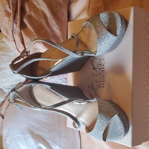 Jewel by Badgley Mischka peep toe glitter wedges